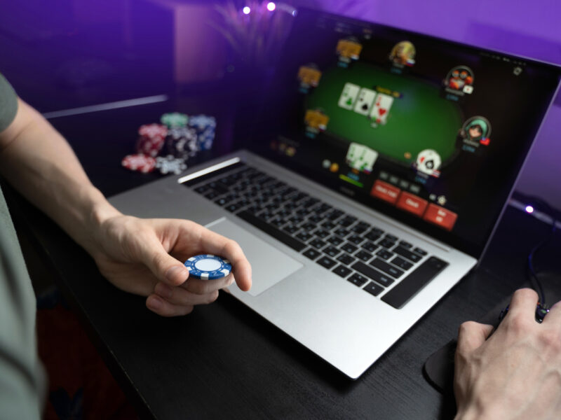 Comment devenir un gagnant au poker en ligne ?